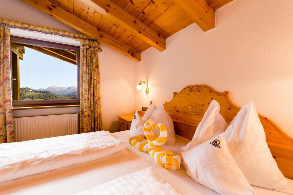 Hotel Schneeberg Family Spa Resort Ridanna Room photo